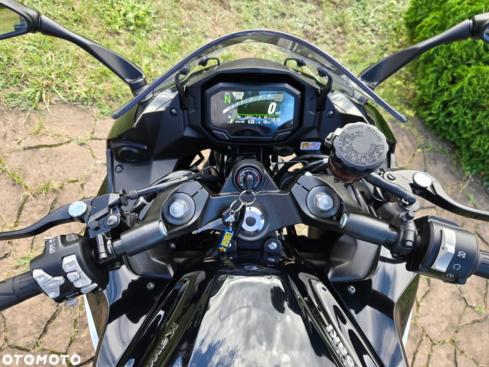 Kawasaki Ninja 1000 SX - 11