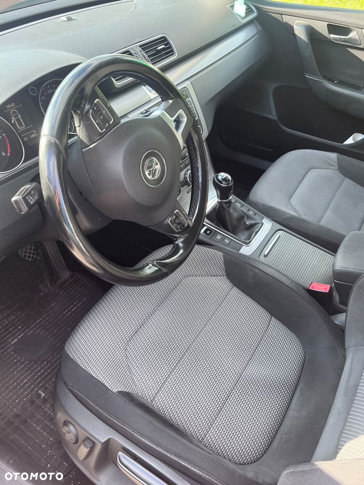 Volkswagen Passat 1.6 TDI Comfortline - 7