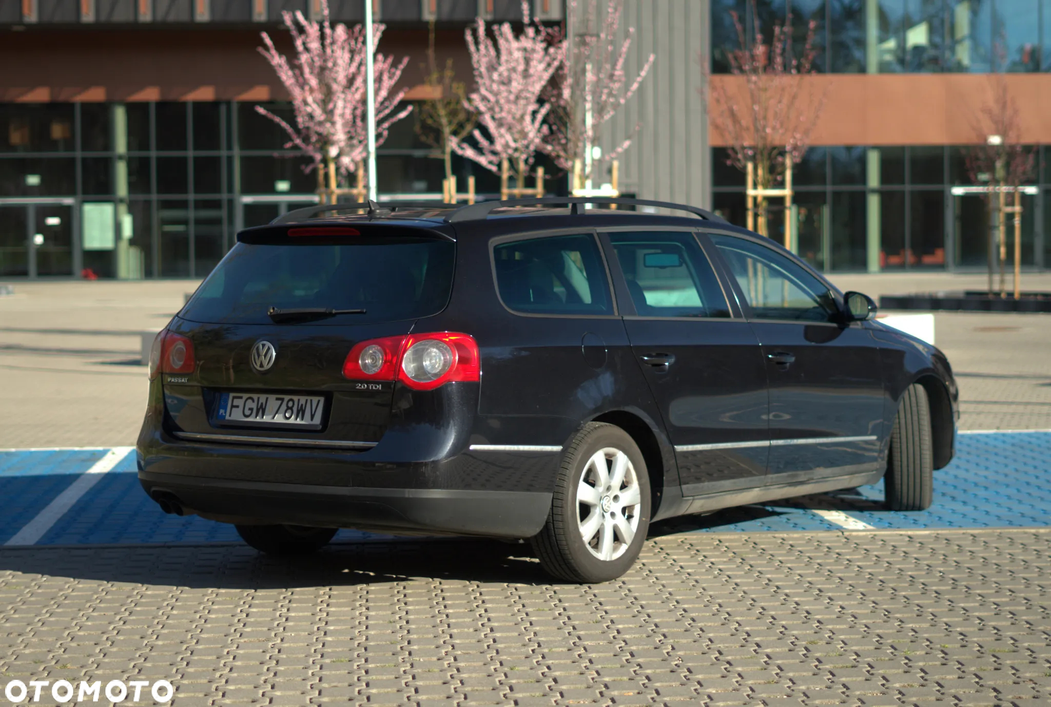 Volkswagen Passat Variant 2.0 TDI DPF Sportline - 6