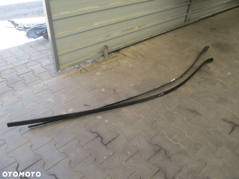 MERCEDES A KLASA W176 LISTWA DACHOWA LEWA PRAWA CZARNA - 2