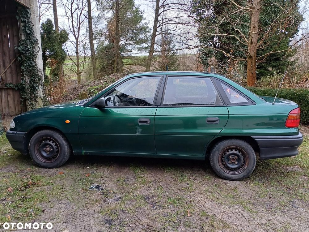 Opel Astra 1.4 GL - 1