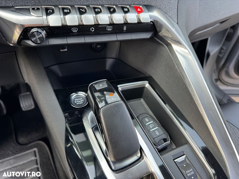 Peugeot 3008 Plug-In Hybrid 225 e-EAT8 Allure Pack - 30