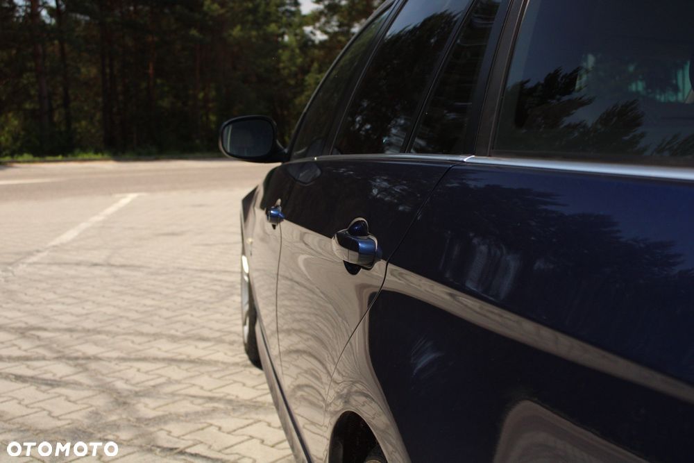 BMW Seria 3 325i xDrive Edition Sport - 12