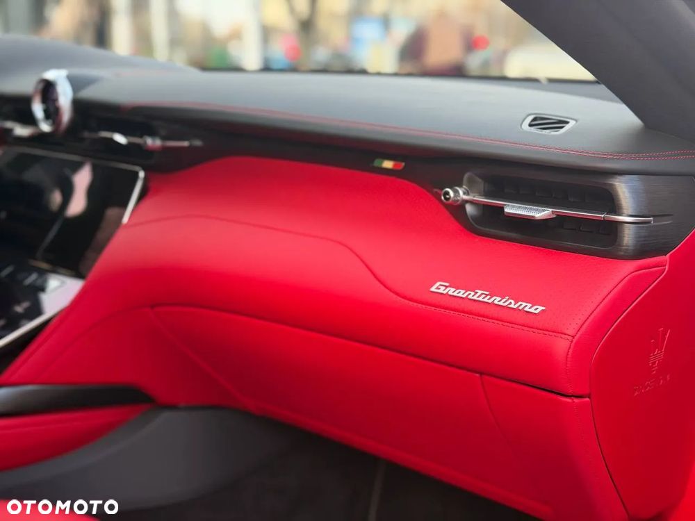 Maserati GranTurismo Standard - 12