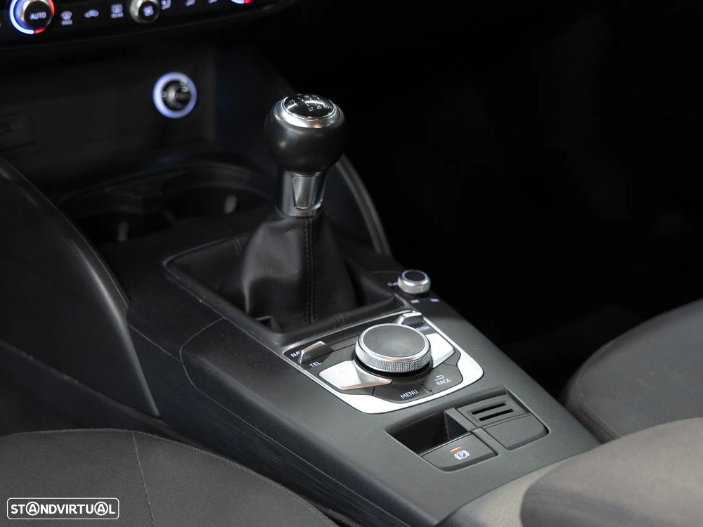 Audi A3 Sportback 1.6 TDI Design - 10