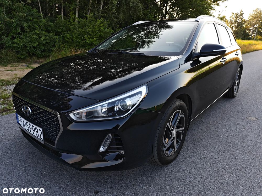 Hyundai i30 blue Kombi 1.6 CRDi Premium - 19