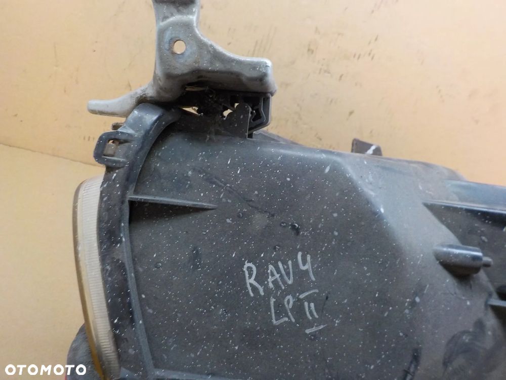 TOYOTA RAV 4 II LIFT LAMPA LEWA PRZÓD UK - 6