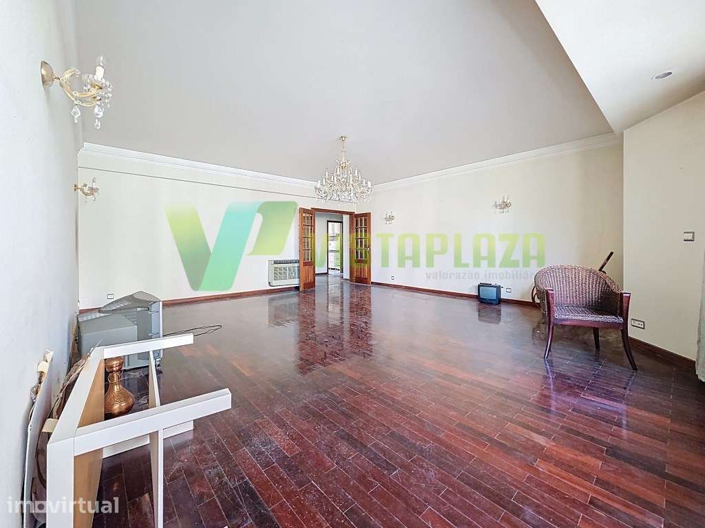 Apartamento T4 com garagem junto à Av. Afonso Costa, Areeiro - Grande imagem: 3/28