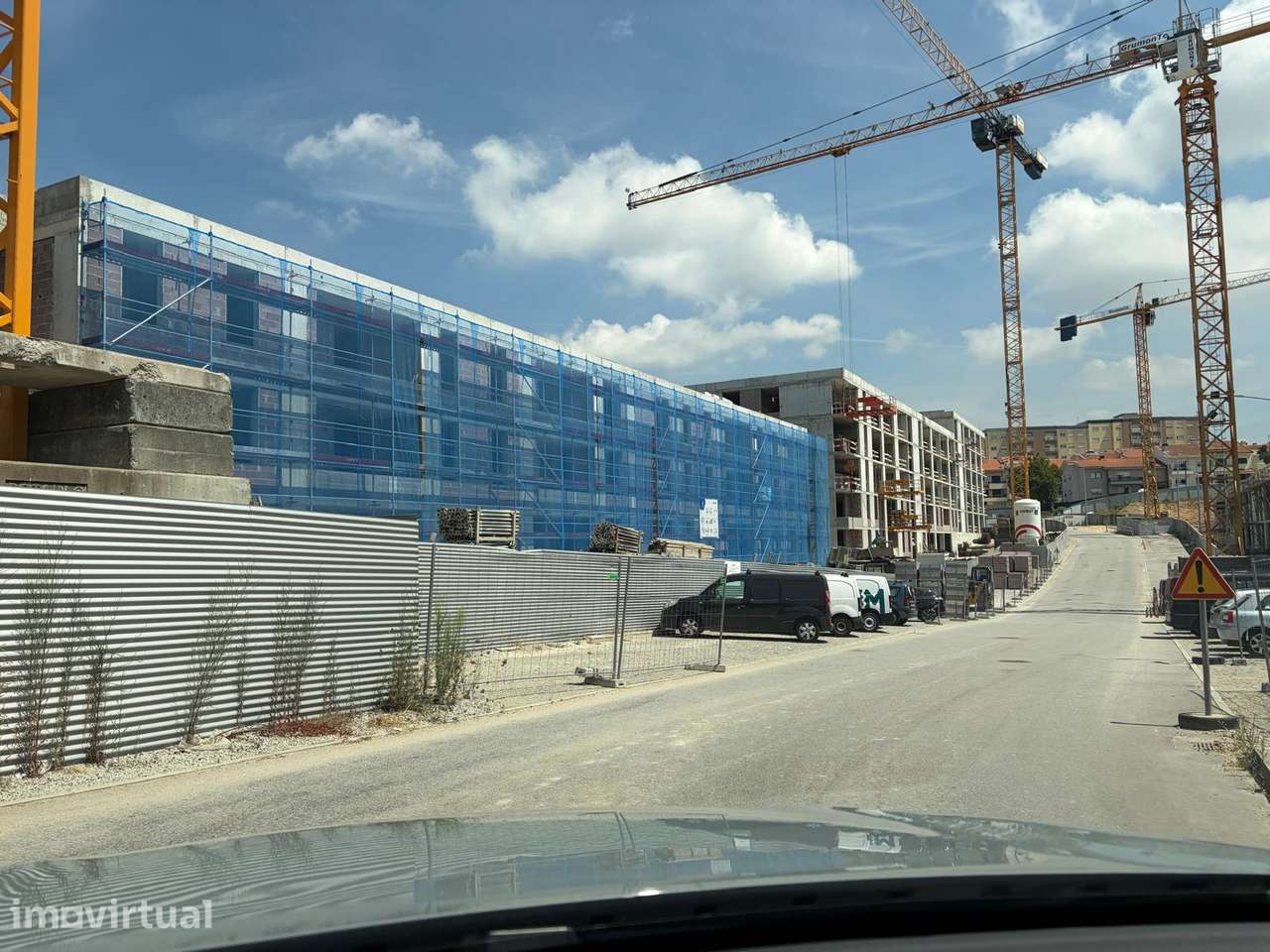 T1 NOVO - C/ Piscina , Varanda , Arrumos e L.Garagem - Grande imagem: 5/14
