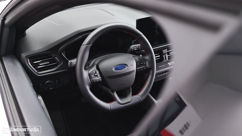 Ford Focus 1.0 EcoBoost MHEV ST-Line X Aut. - 50