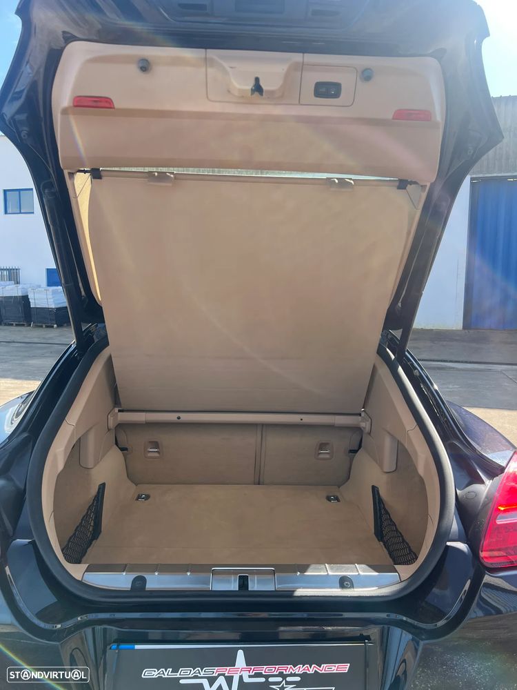 Porsche Panamera Turbo PDK - 20