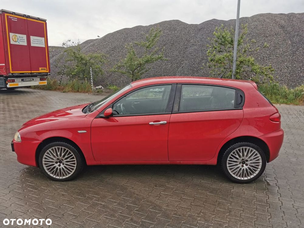 Alfa Romeo 147 1.9 JTDM 8V - 32