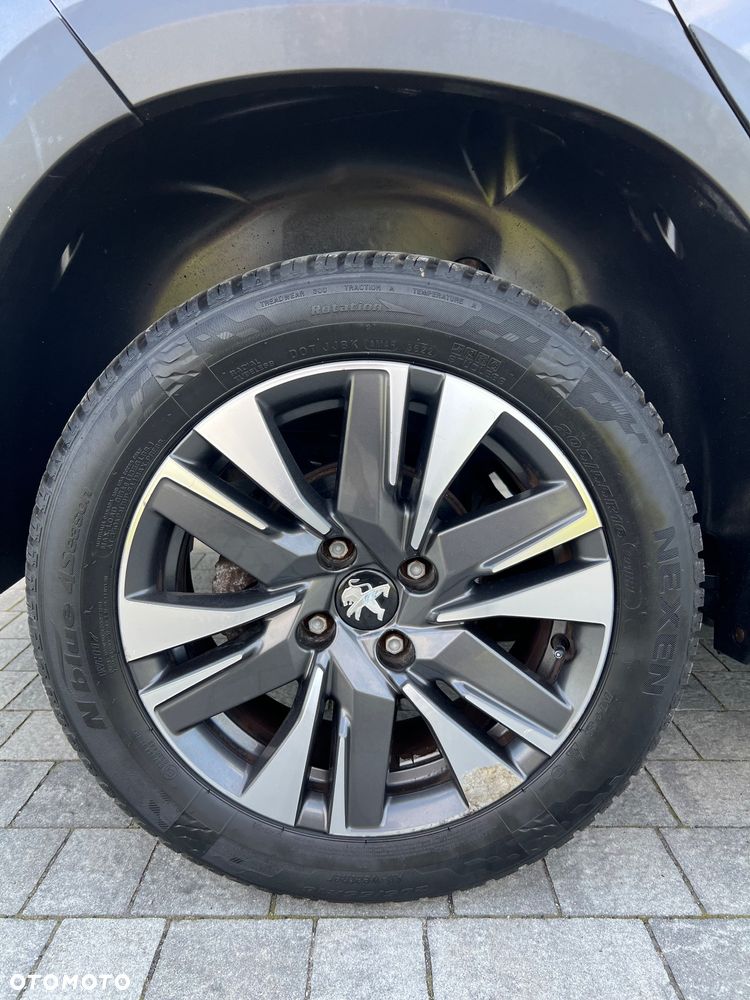 Peugeot 2008 BlueHDi 100 STOP & START Allure - 19