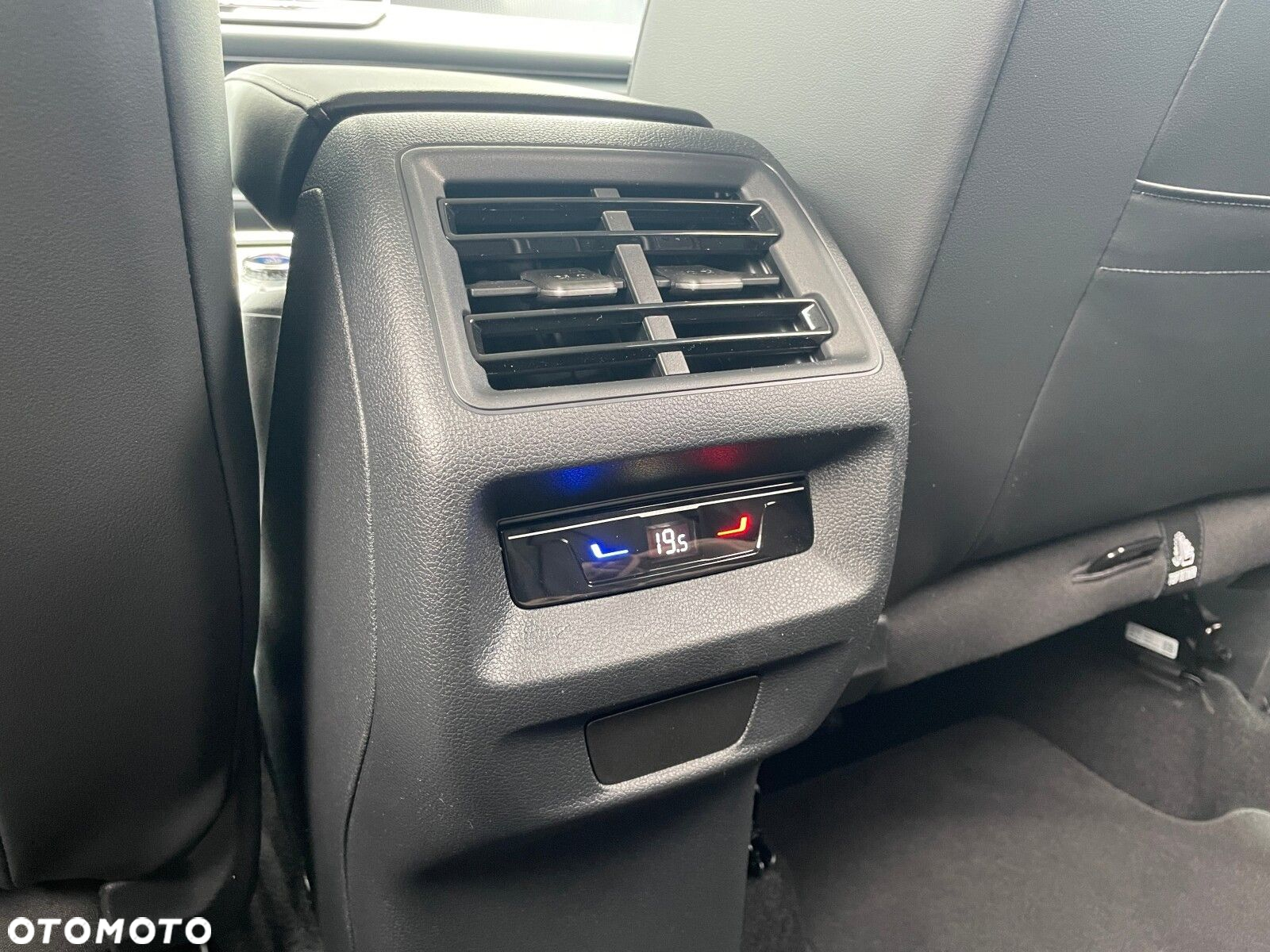 Volkswagen Tiguan - 27