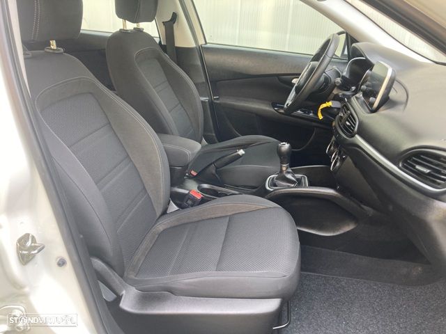 Fiat Tipo 1.3 M-Jet Easy - 31
