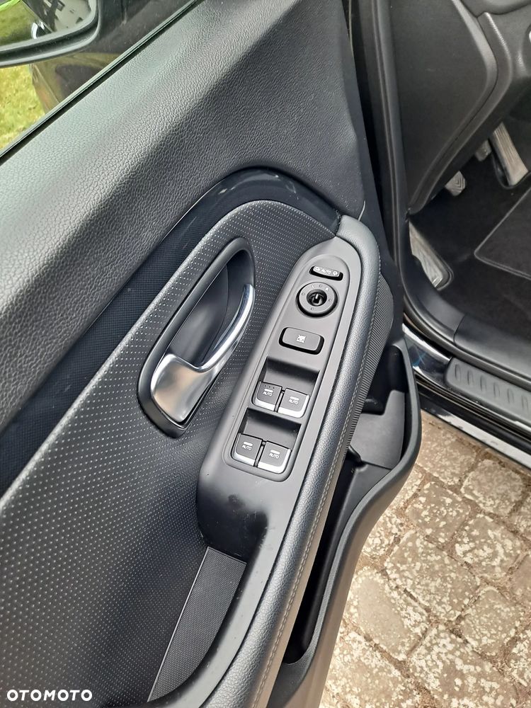 Kia Carens 1.7 CRDi M 7os - 17