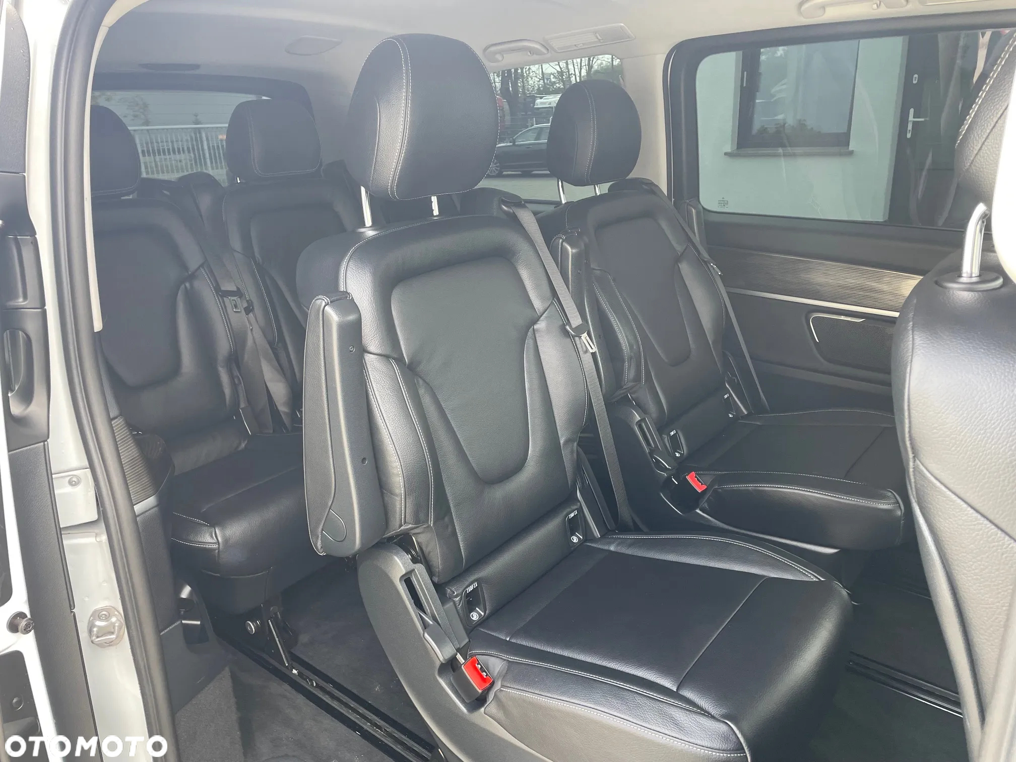 Mercedes-Benz Klasa V 300 d lang 9G-TRONIC Avantgarde - 13