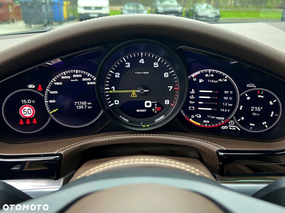 Porsche Panamera - 22