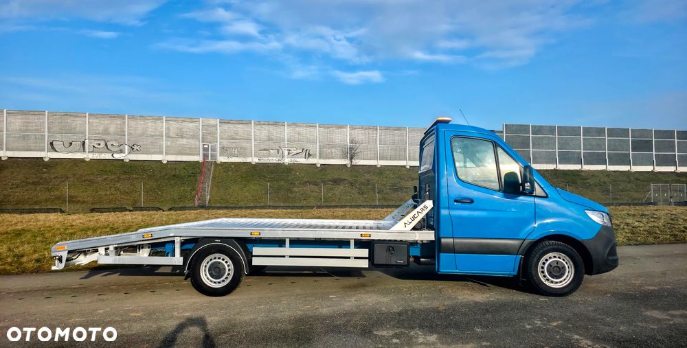 Mercedes-Benz Sprinter 907 - 5