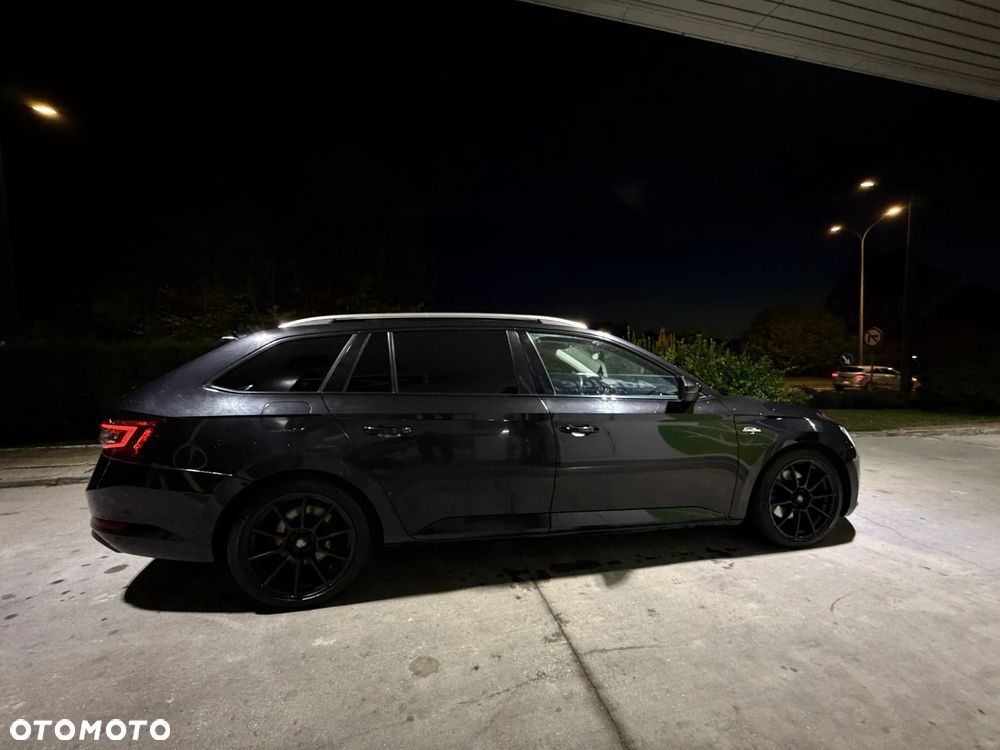 Skoda Superb 2.0 TDI L&K DSG - 8