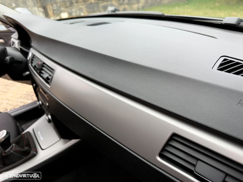 BMW 318 d Sport - 26