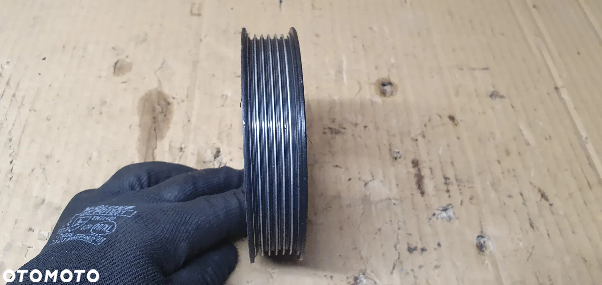 Koło pasowe pompy wody Audi A6 C6 2.7 TDI 059121031J - 3