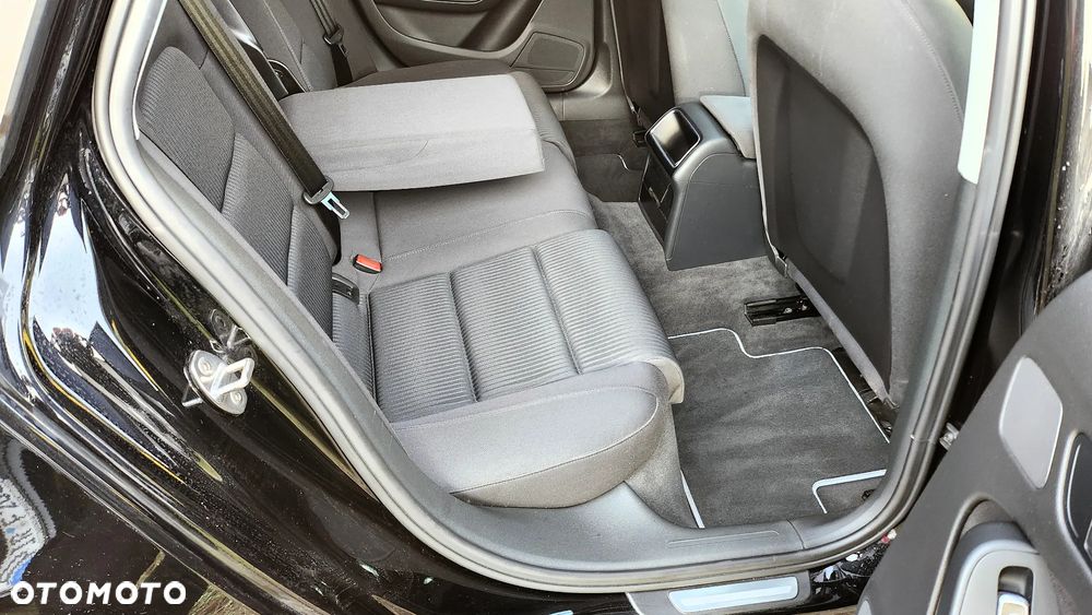 Audi A4 Limousine - 8