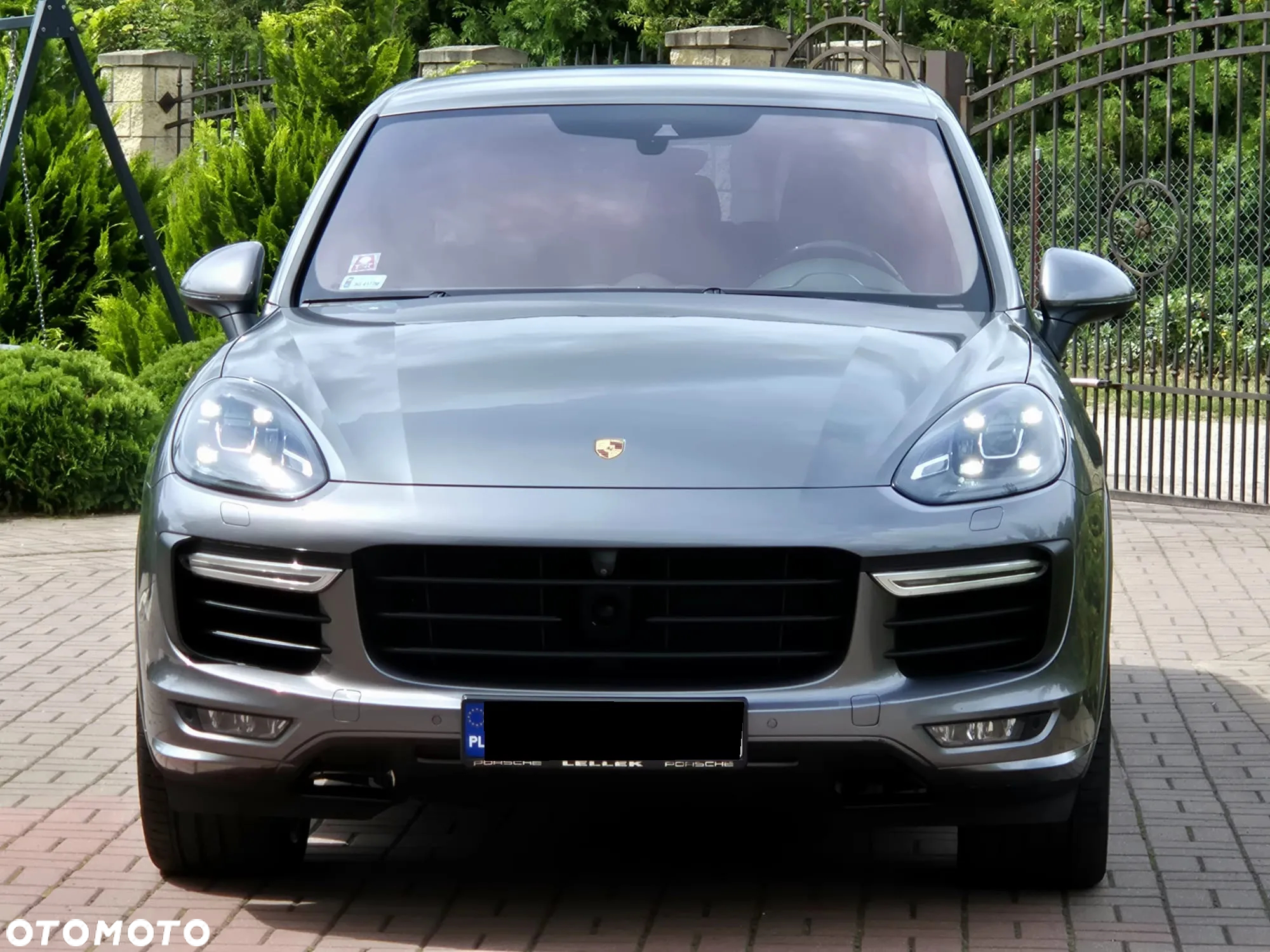 Porsche Cayenne Turbo - 2