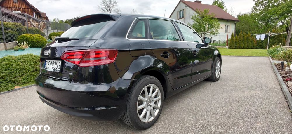 Audi A3 Sportback 1.6 TDI Ambiente - 17