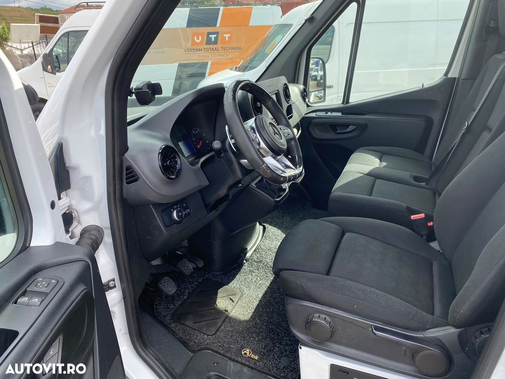 Mercedes-Benz SPRINTER - 12