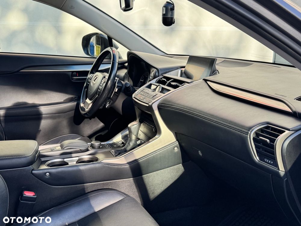 Lexus NX 200t Elite AWD - 29