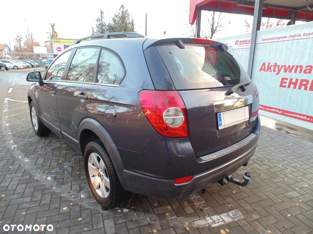 Chevrolet Captiva 2.4 2WD 7 Sitzer LS Family Edition - 7