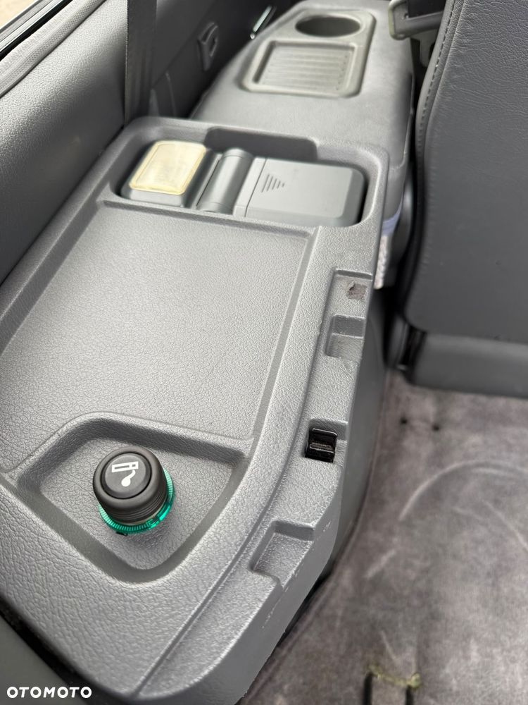 Mitsubishi Pajero - 22