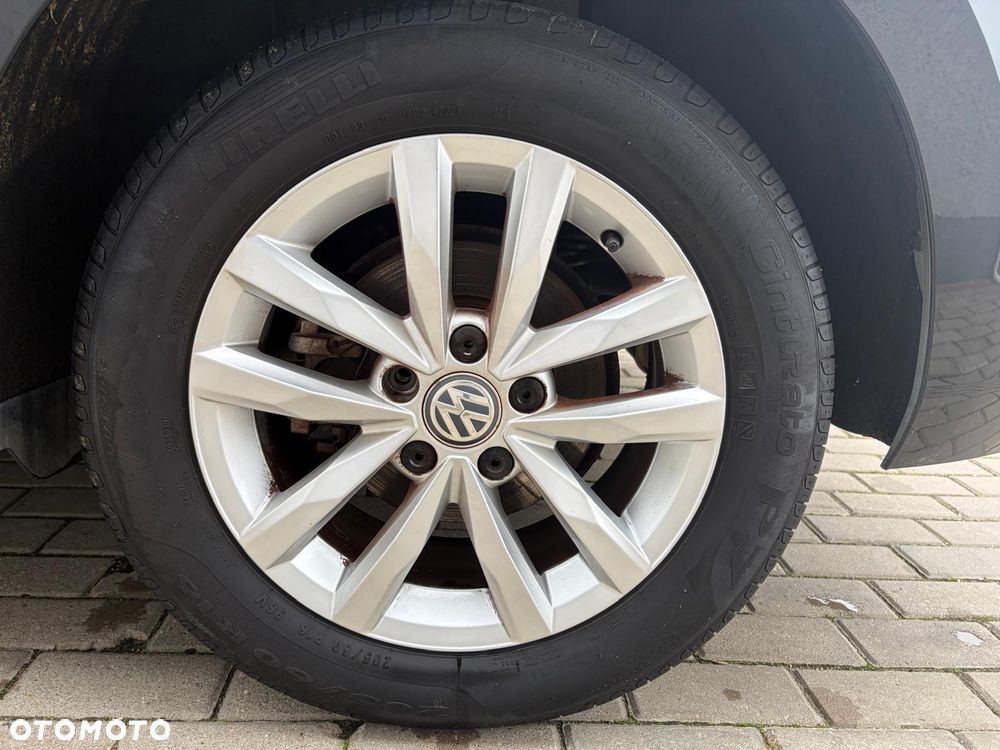 Volkswagen Touran - 31
