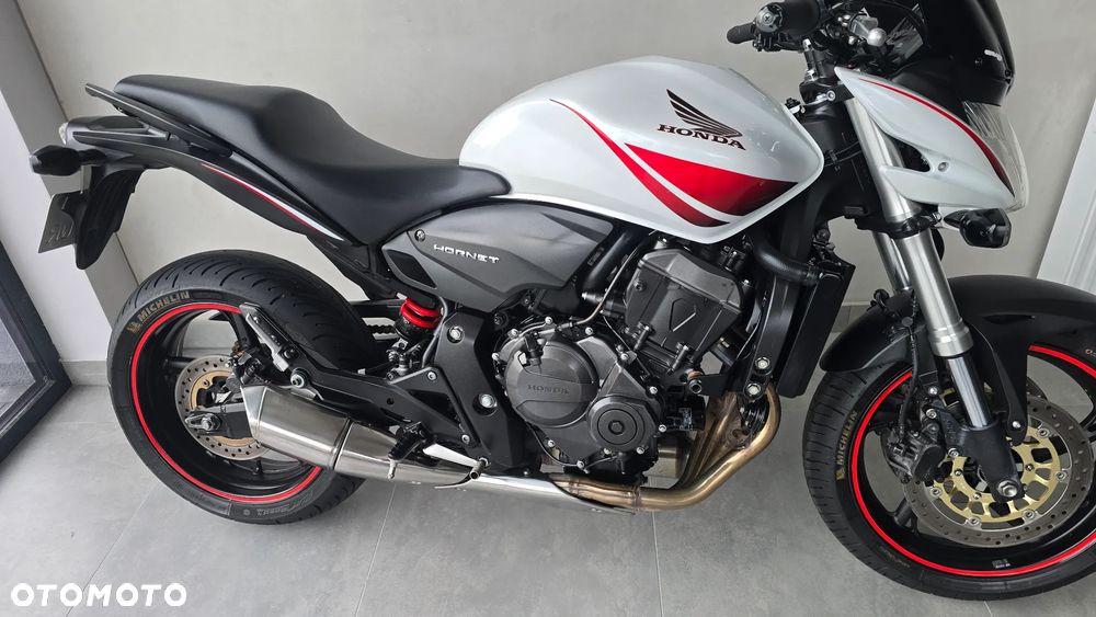 Honda Hornet - 32