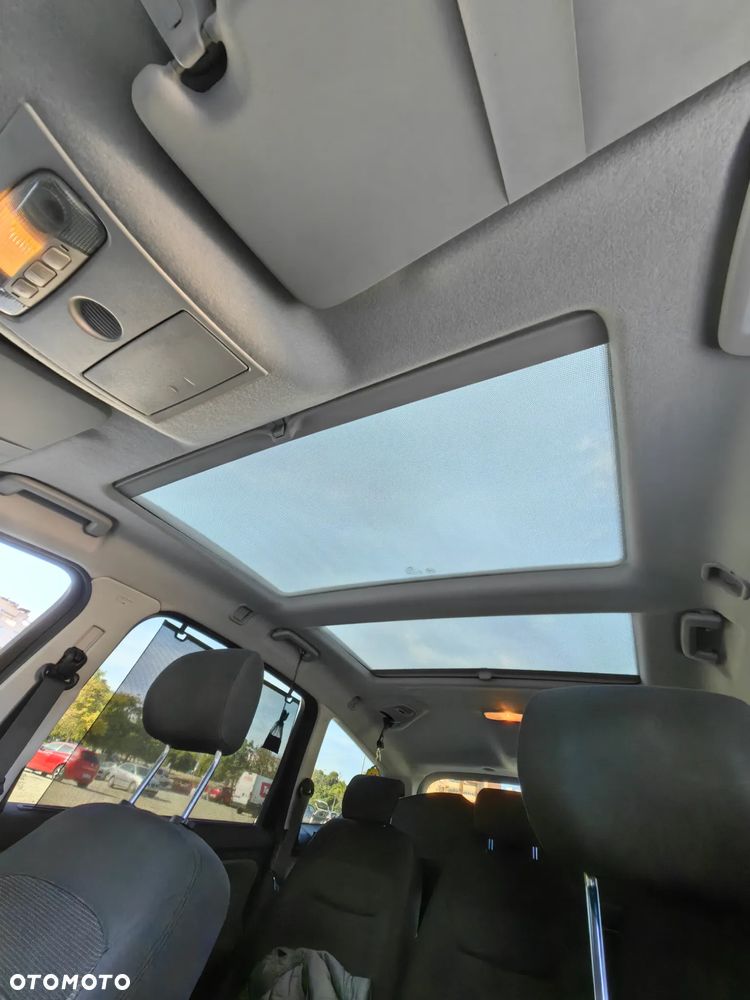 Ford S-Max 2.5 Titanium - 25