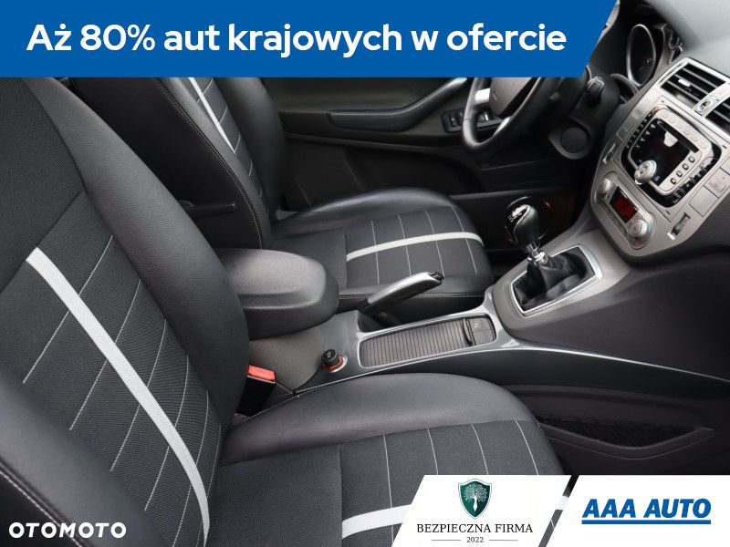 Ford Kuga - 10