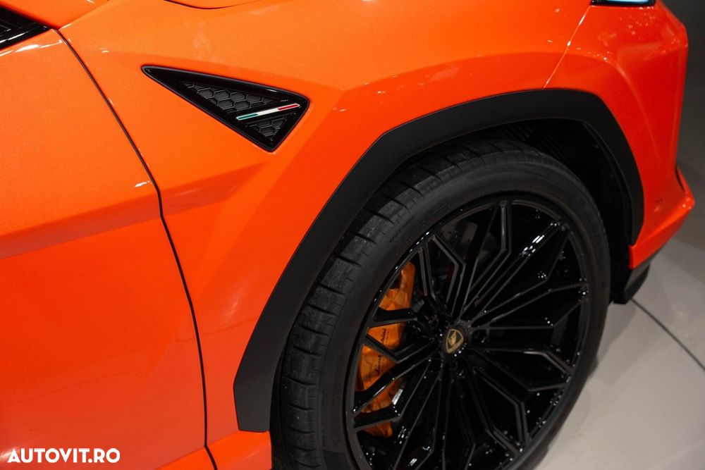 Lamborghini URUS - 11