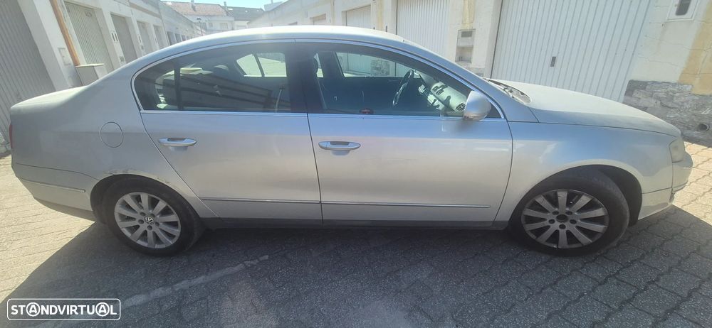 VW Passat 2.0 TDI Confortline - 4