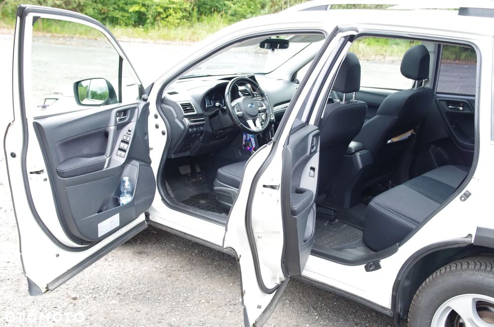 Subaru Forester 2.0 i Exclusive Lineartronic - 6