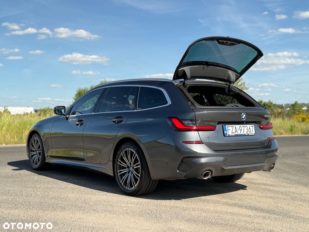 BMW Seria 3 330e M Sport - 17
