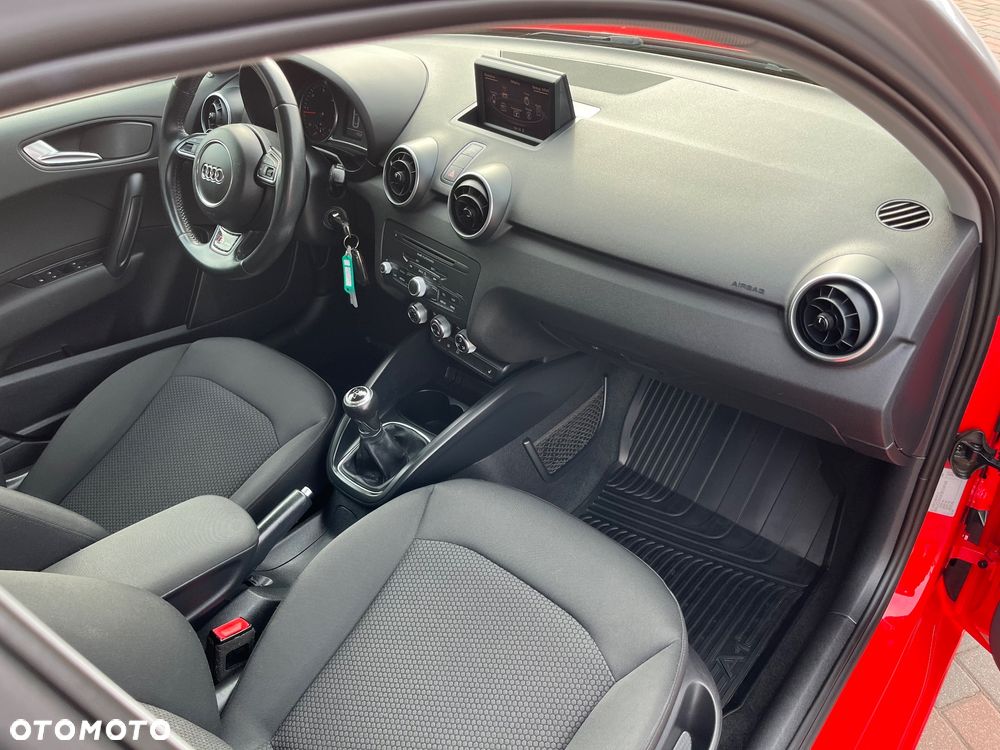 Audi A1 Sportback 1.6 TDI S line edition - 8