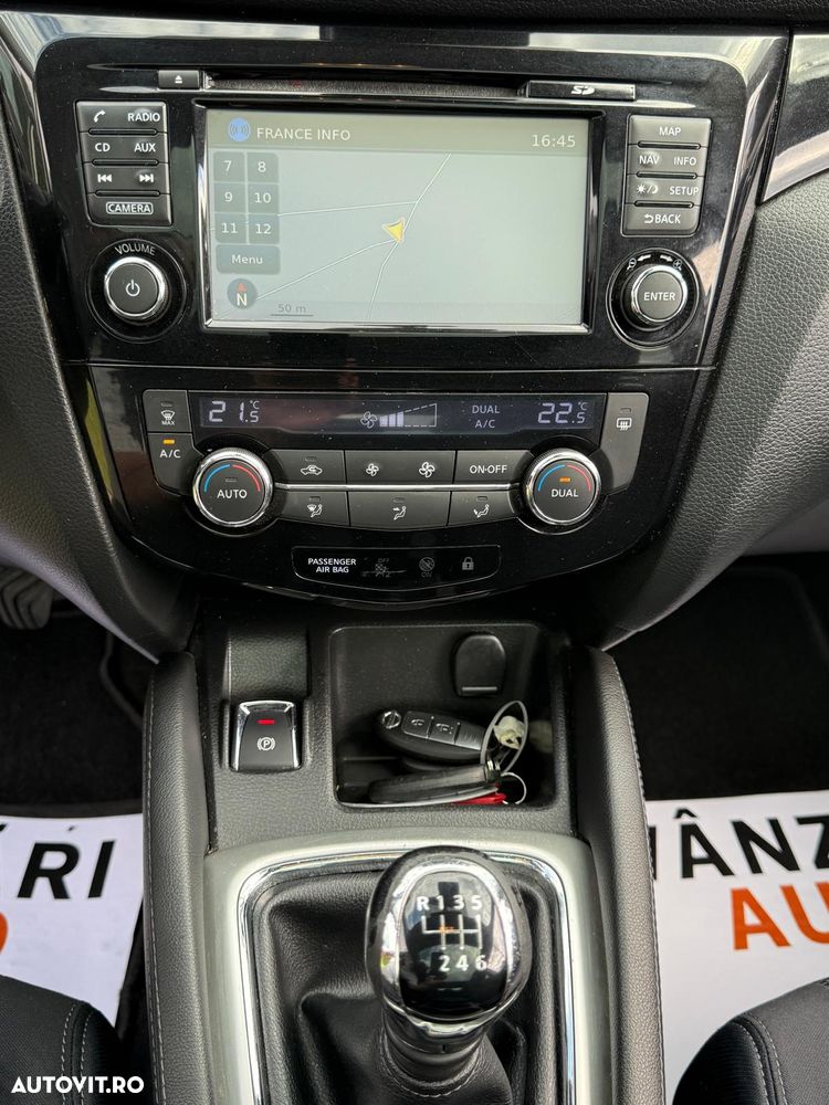 Nissan Qashqai 1.5 DCI N-Connecta - 14