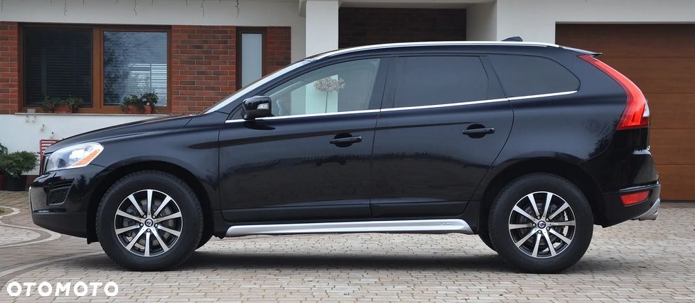 Volvo XC 60 D4 AWD Geartronic Summum - 4