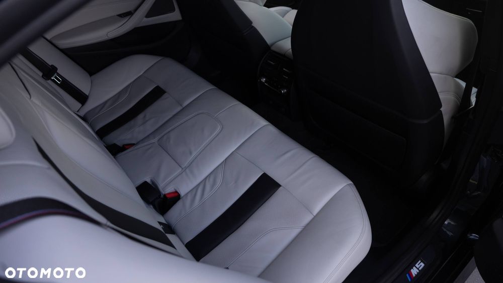 BMW M5 Competition - 13