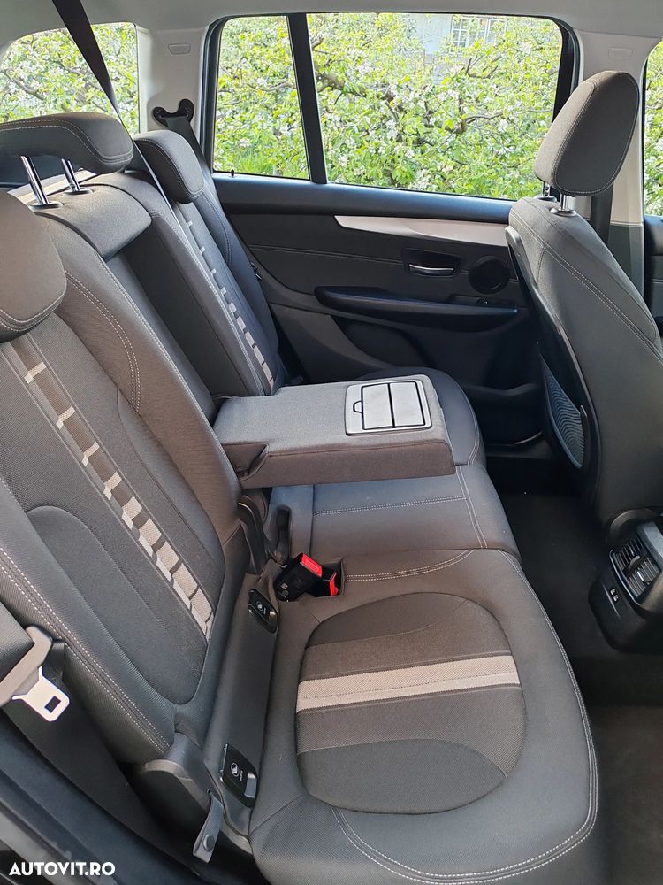 BMW Seria 2 216d Sport Line - 11