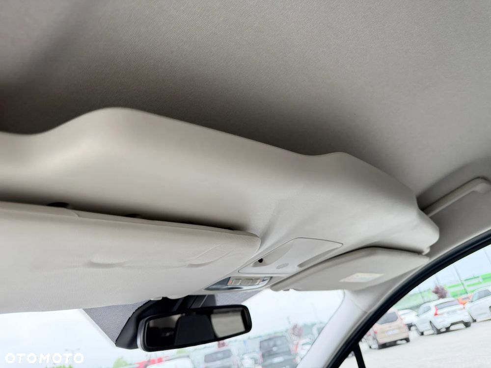 Ford Tourneo Courier 1.5 TDCi Trend - 40