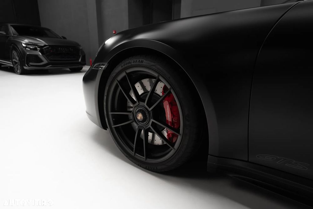 Porsche 911 4 GTS PDK - 37