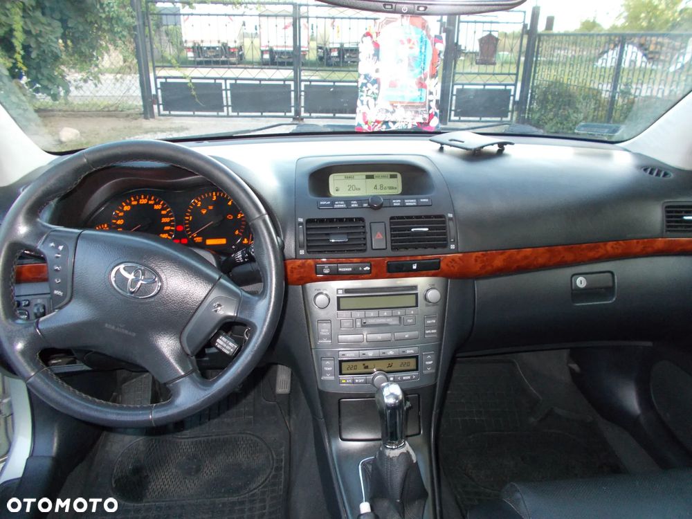 Toyota Avensis 2.0 D-4D Sol - 8