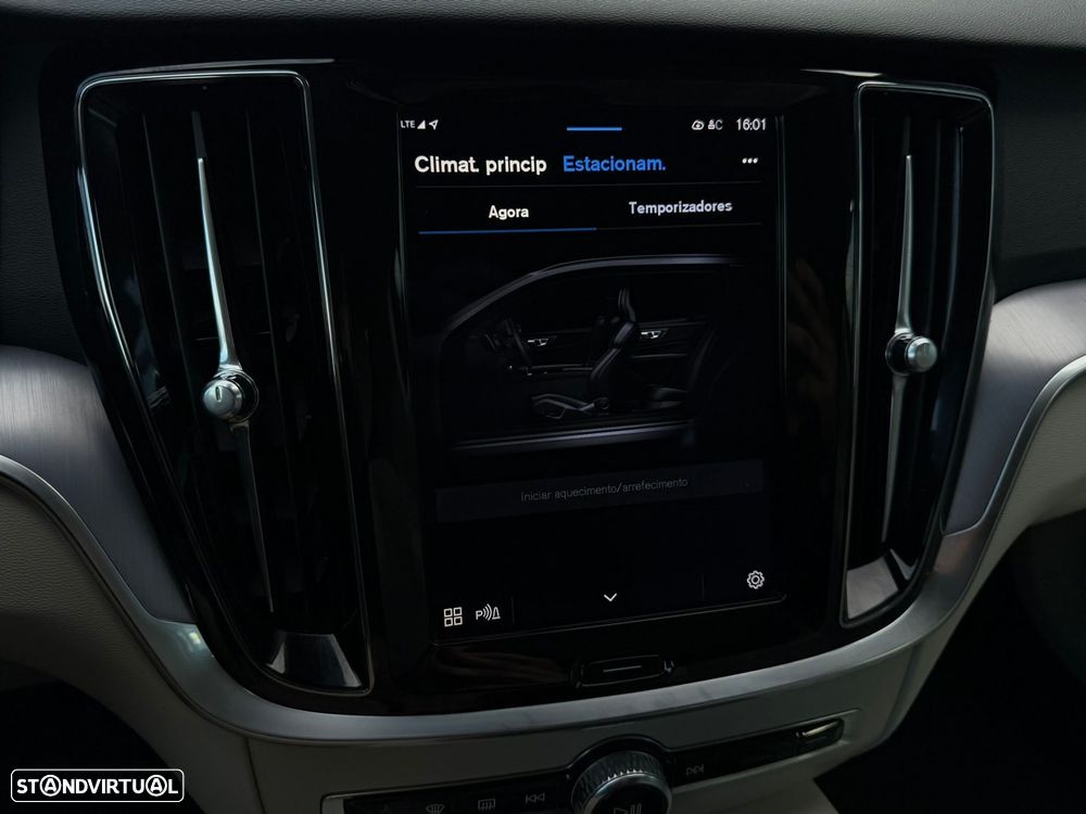 Volvo V60 2.0 T6 AWD TE Essential - 43